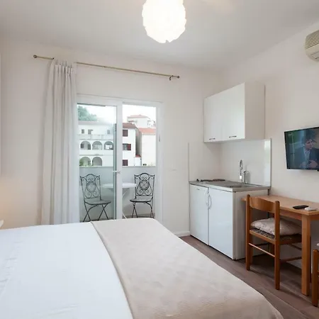 Apartmani Tina Podgora Exterior photo