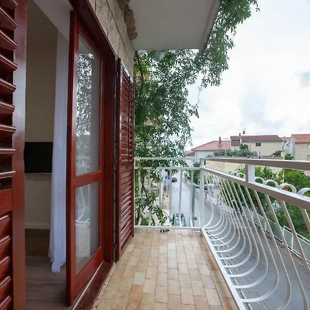 Apartmani Tina Podgora Exterior photo
