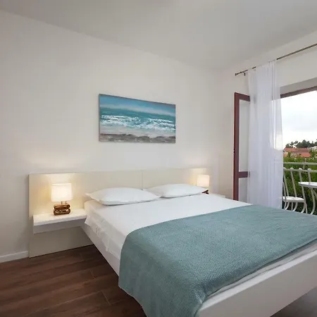 Apartmani Tina Podgora Exterior photo