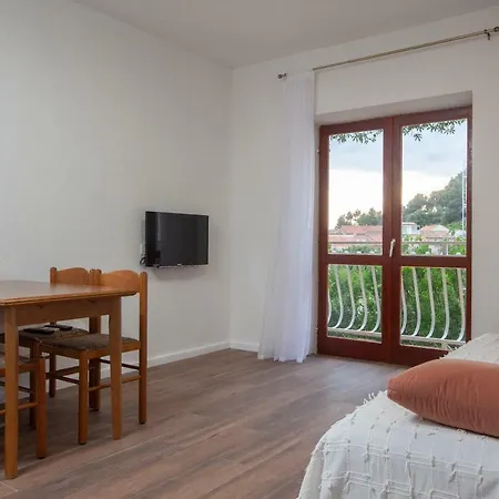 Apartmani Tina Podgora Exterior photo