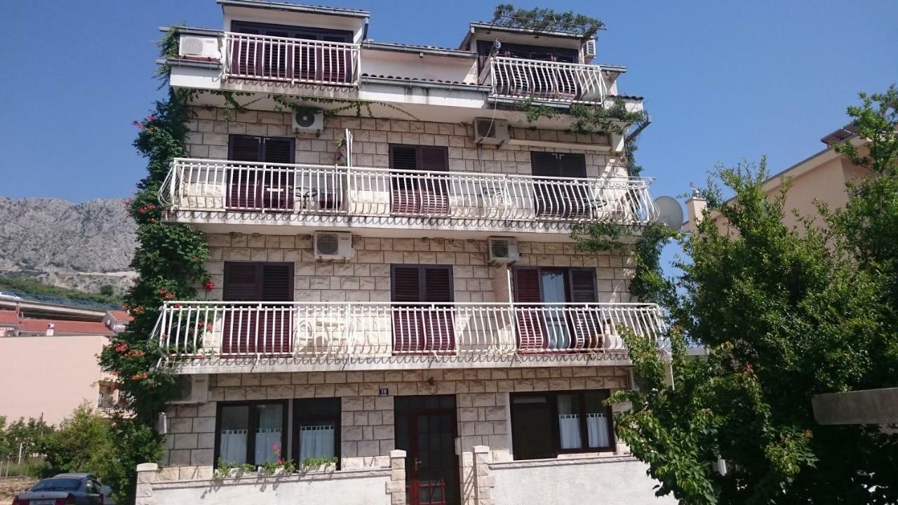 Tina Apartment Podgora